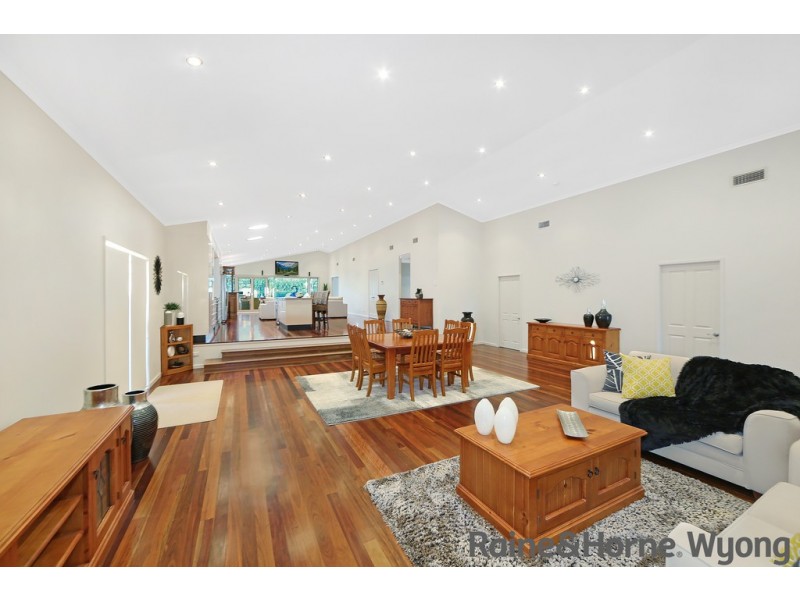 24 MacDougall Crescent, Hamlyn Terrace NSW 2259