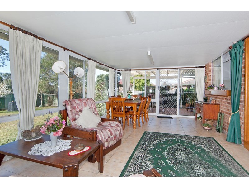 27 Fishburn Cres, Watanobbi NSW 2259