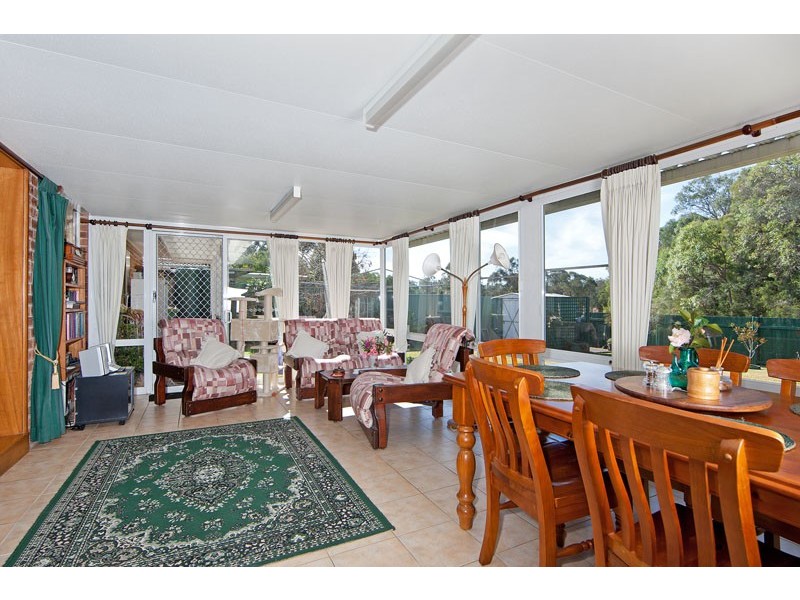 27 Fishburn Cres, Watanobbi NSW 2259