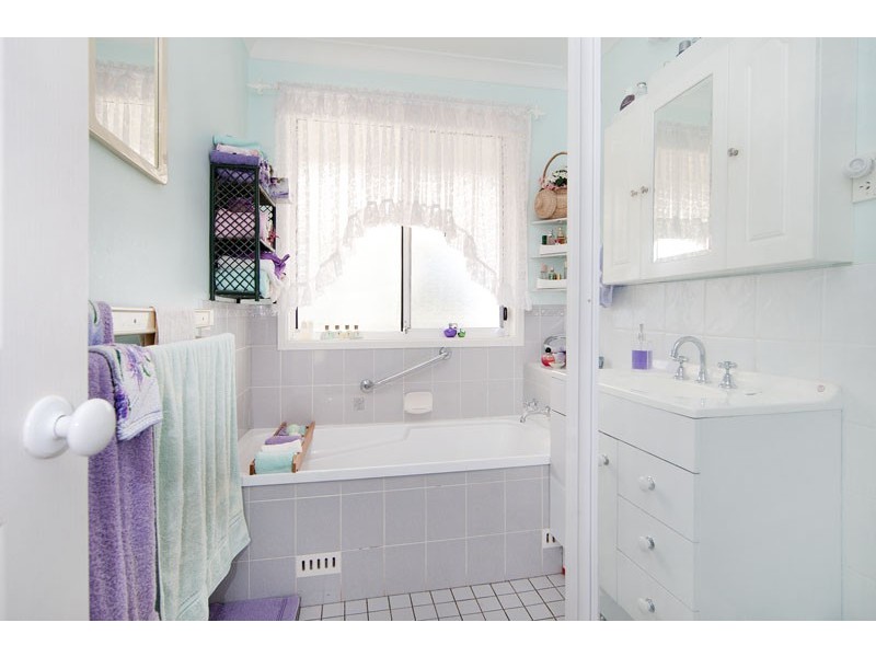 27 Fishburn Cres, Watanobbi NSW 2259