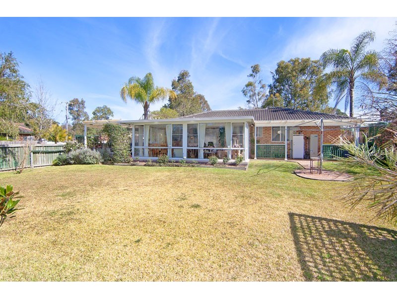27 Fishburn Cres, Watanobbi NSW 2259