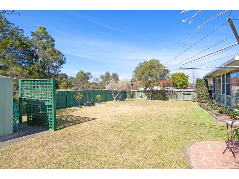 27 Fishburn Cres, Watanobbi NSW 2259