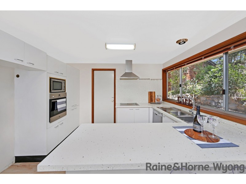 9 Page Close, Wyong NSW 2259