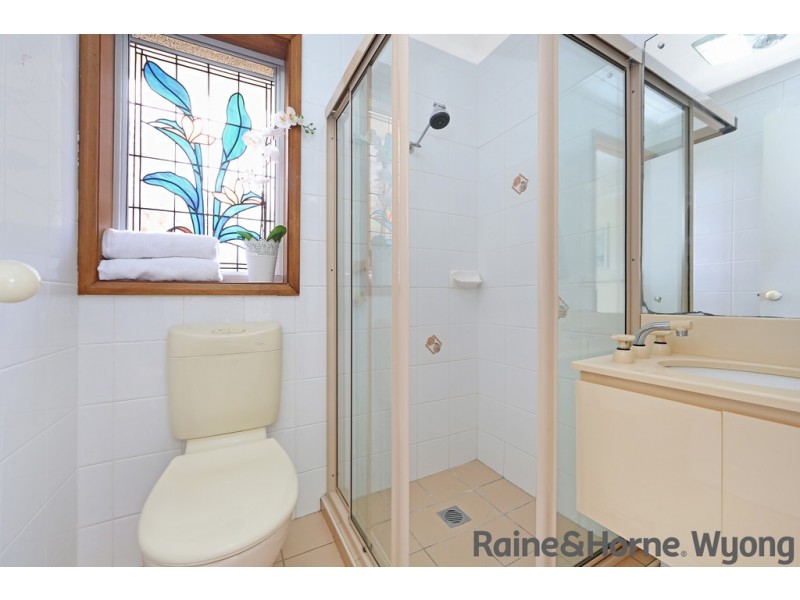 9 Page Close, Wyong NSW 2259
