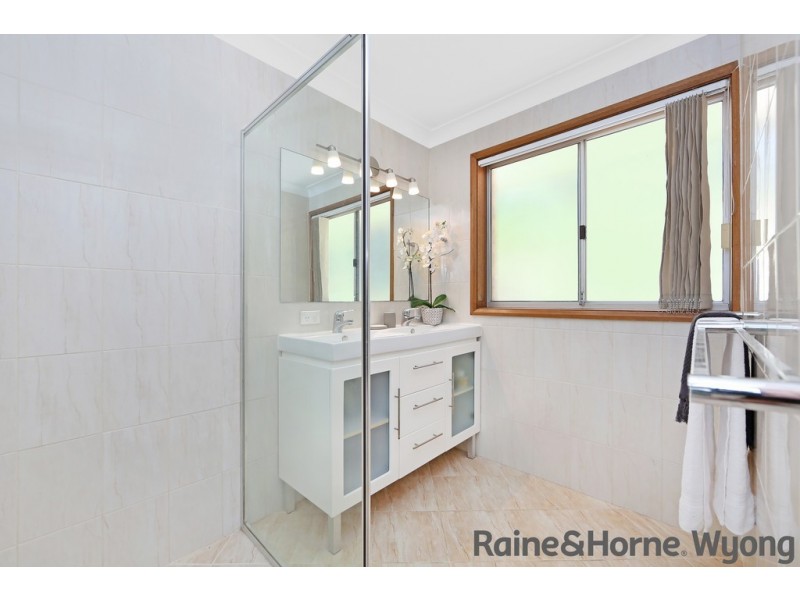 9 Page Close, Wyong NSW 2259