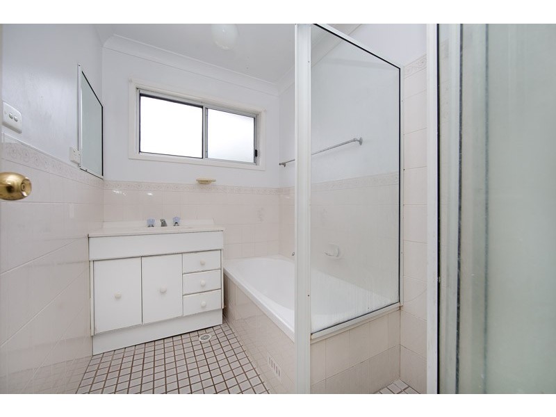 40 St James Avenue, Berkeley Vale NSW 2261