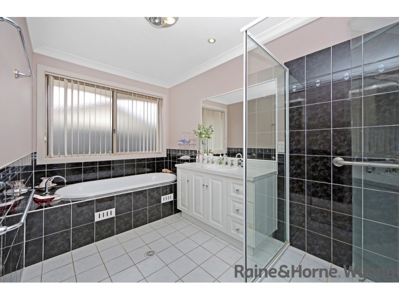 16 Fuchsia Way, Hamlyn Terrace NSW 2259