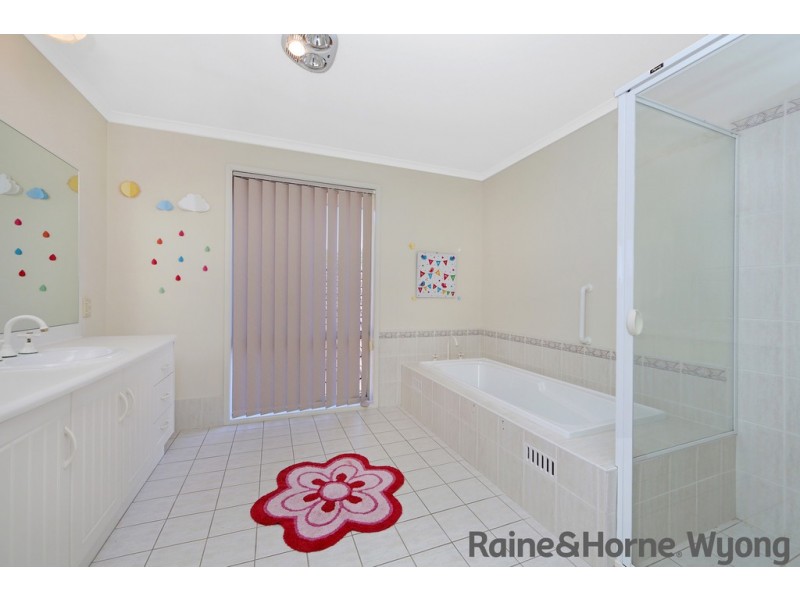 17 Matthew Circuit, Mardi NSW 2259