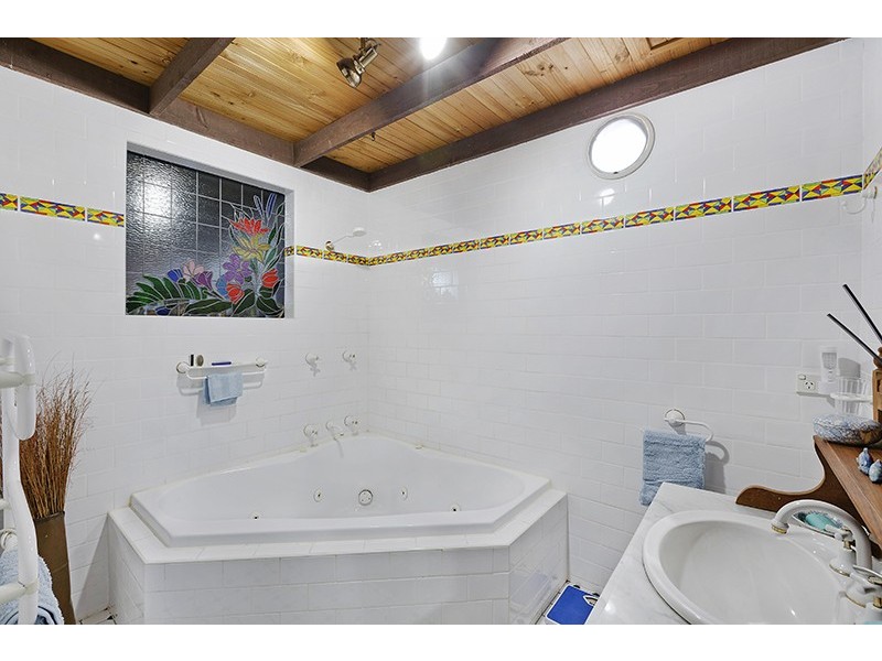 25 Crystal Crescent, Wyong NSW 2259