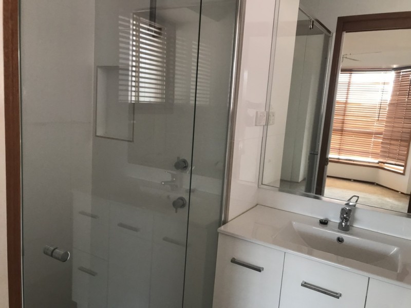 11 Deloraine Glen, Mardi NSW 2259