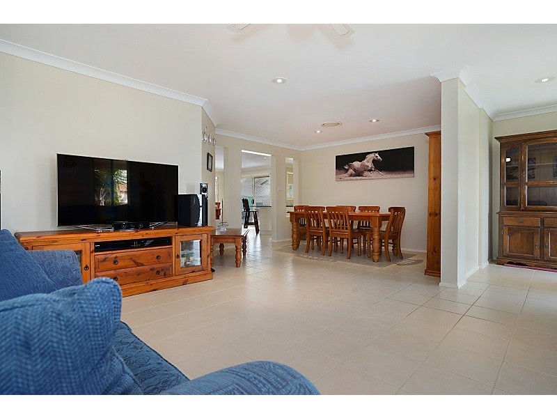 15 Glider Road, Wadalba NSW 2259