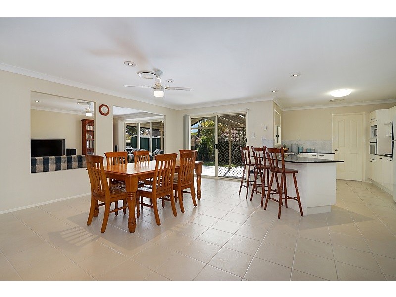 15 Glider Road, Wadalba NSW 2259