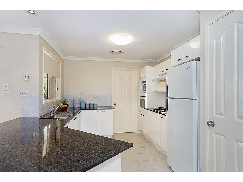 15 Glider Road, Wadalba NSW 2259