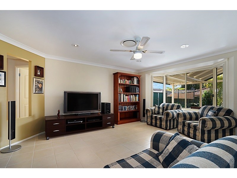 15 Glider Road, Wadalba NSW 2259