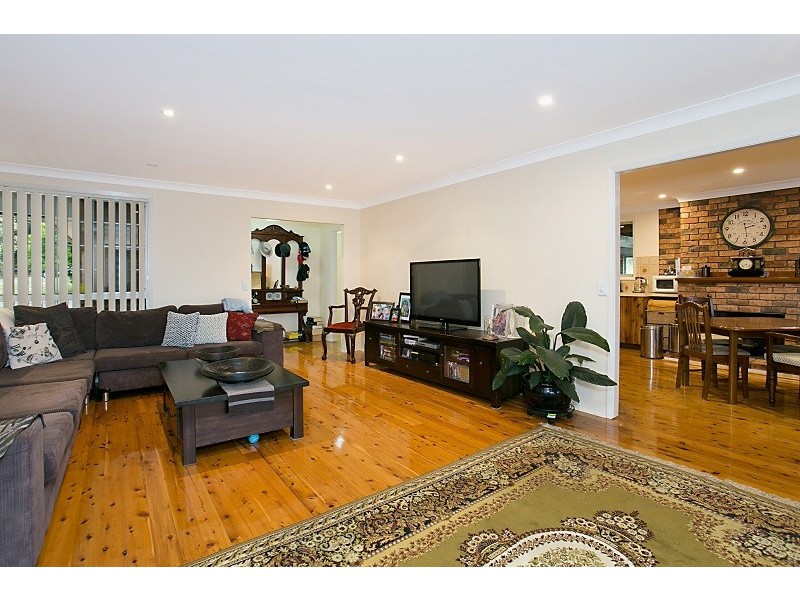 2 Gavenlock Road, Tuggerah NSW 2259
