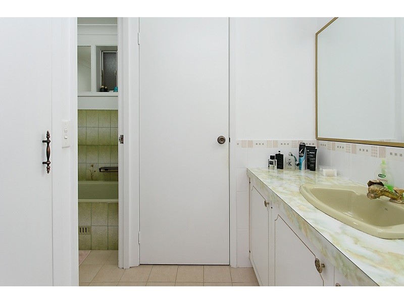 2 Gavenlock Road, Tuggerah NSW 2259