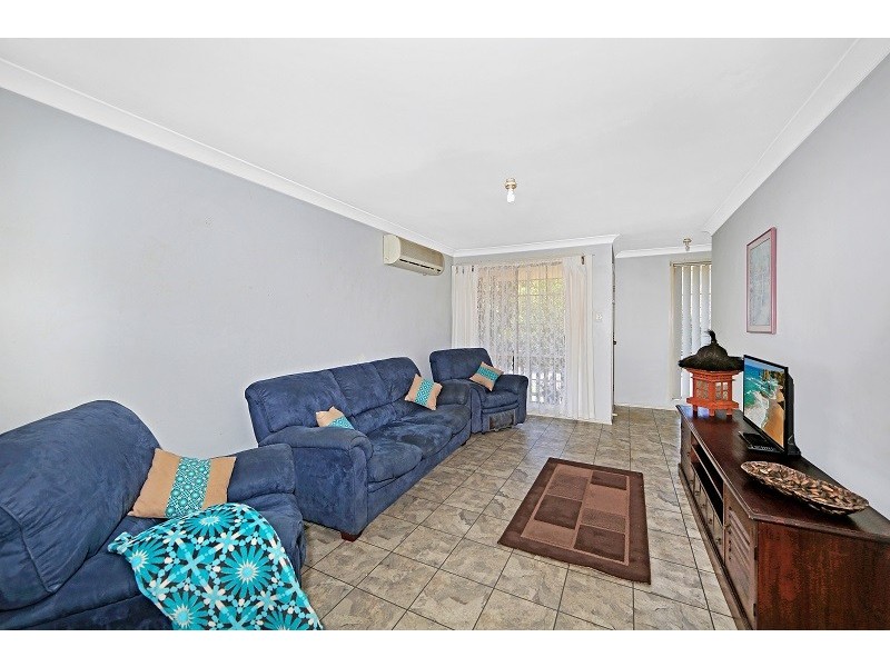 12 Windsong Place, Tuggerah NSW 2259