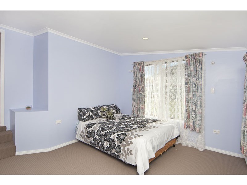 17 Seawind Terrace, Berkeley Vale NSW 2261