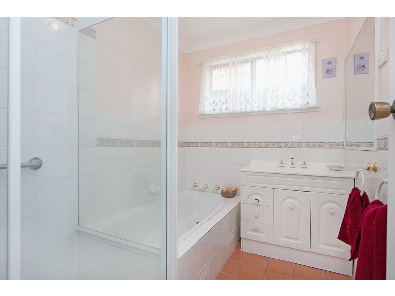 17 Seawind Terrace, Berkeley Vale NSW 2261