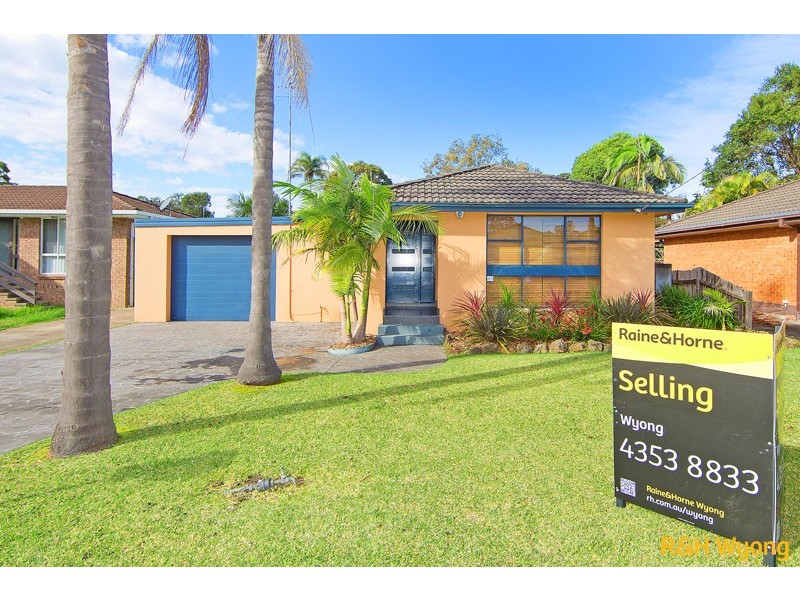 14 Windsor Road, Berkeley Vale NSW 2261