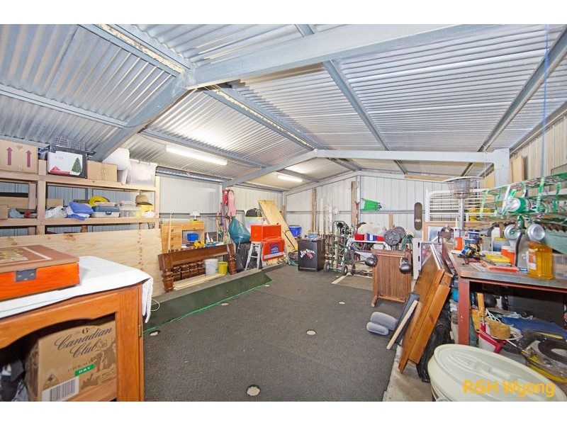 14 Windsor Road, Berkeley Vale NSW 2261