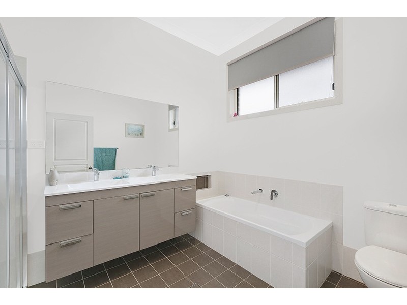 10 Newport Terrace, Mardi NSW 2259