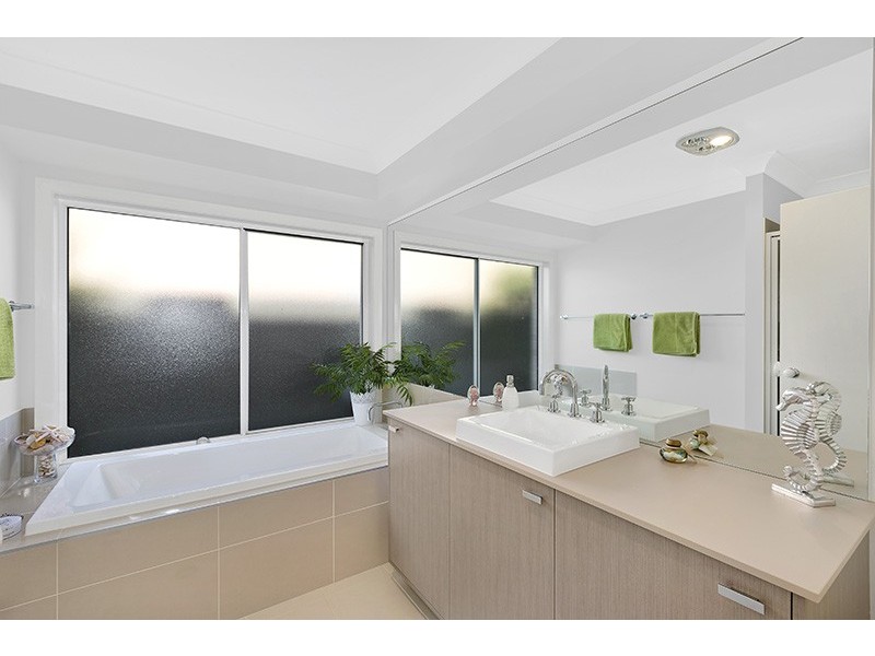 8 Queenscliff Place, Mardi NSW 2259