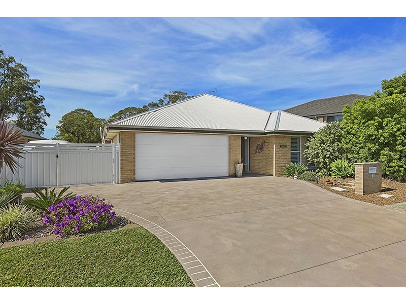 8 Queenscliff Place, Mardi NSW 2259