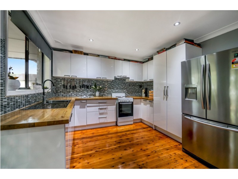 8 Rockleigh Street, Wyong NSW 2259