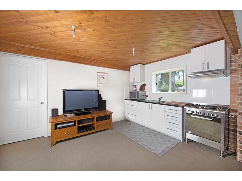 1 Platypus Road, Berkeley Vale NSW 2261