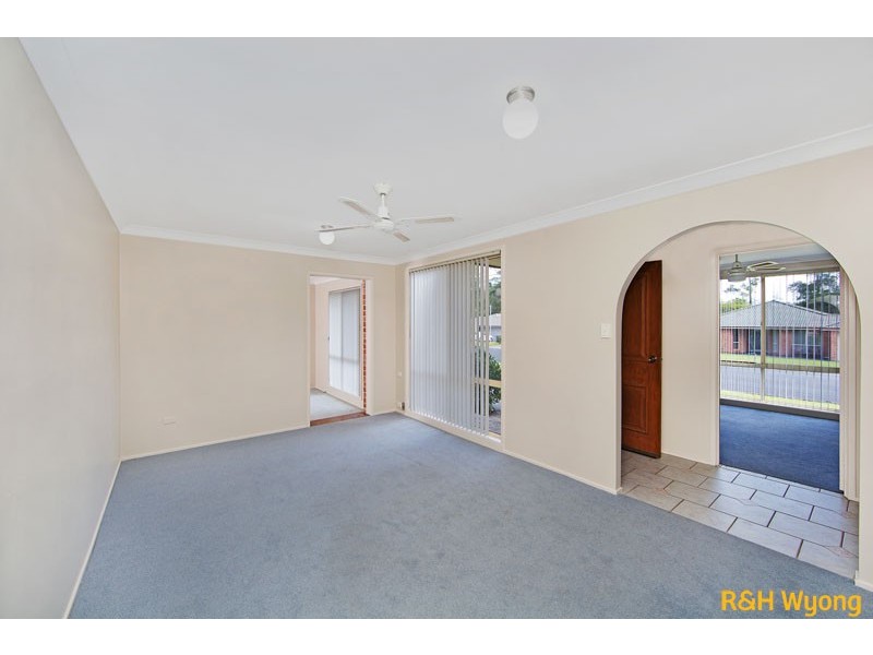 27 De Lisle Dr, Watanobbi NSW 2259
