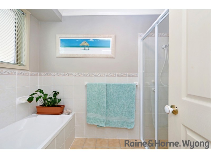 16 Honeygum Way, Mardi NSW 2259