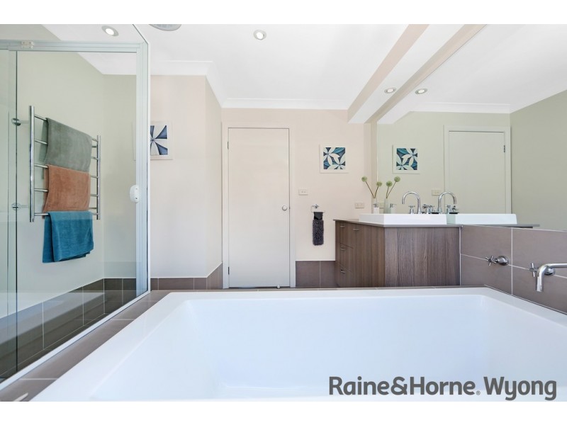 3 Fairlight Circuit, Mardi NSW 2259