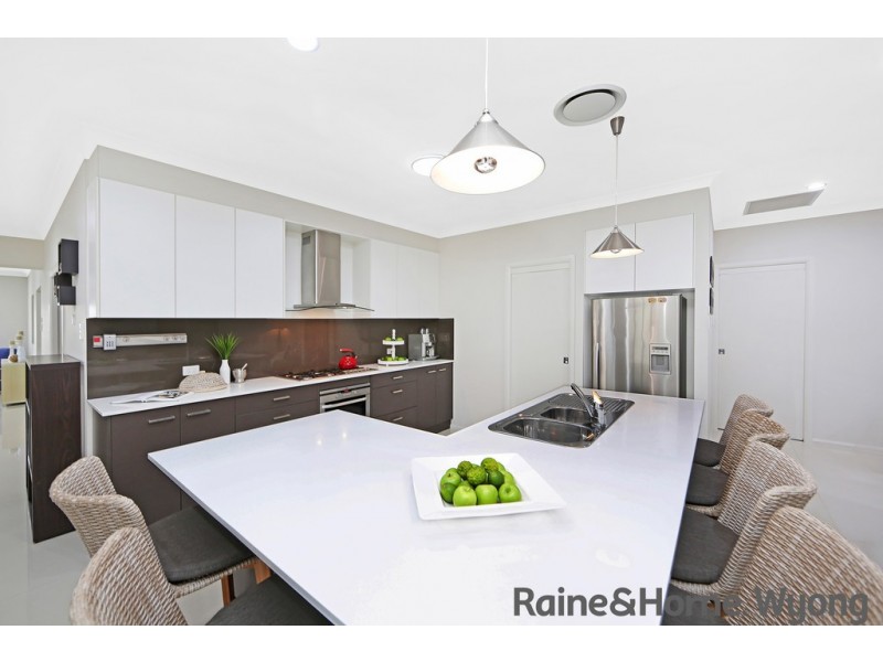 8 Fairlight Circuit, Mardi NSW 2259