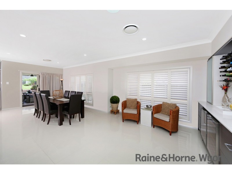 8 Fairlight Circuit, Mardi NSW 2259