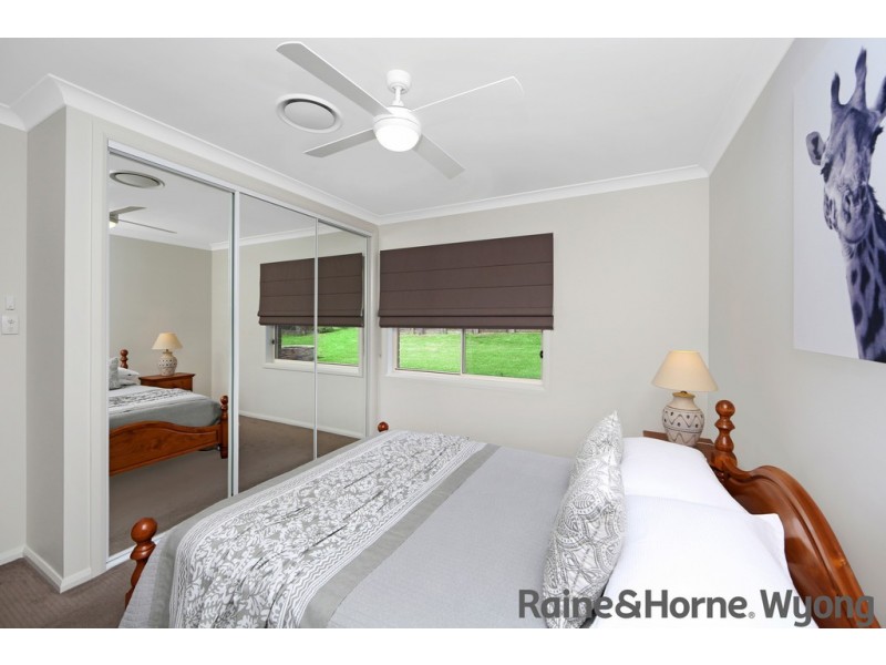 8 Fairlight Circuit, Mardi NSW 2259