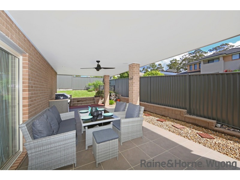 8 Fairlight Circuit, Mardi NSW 2259