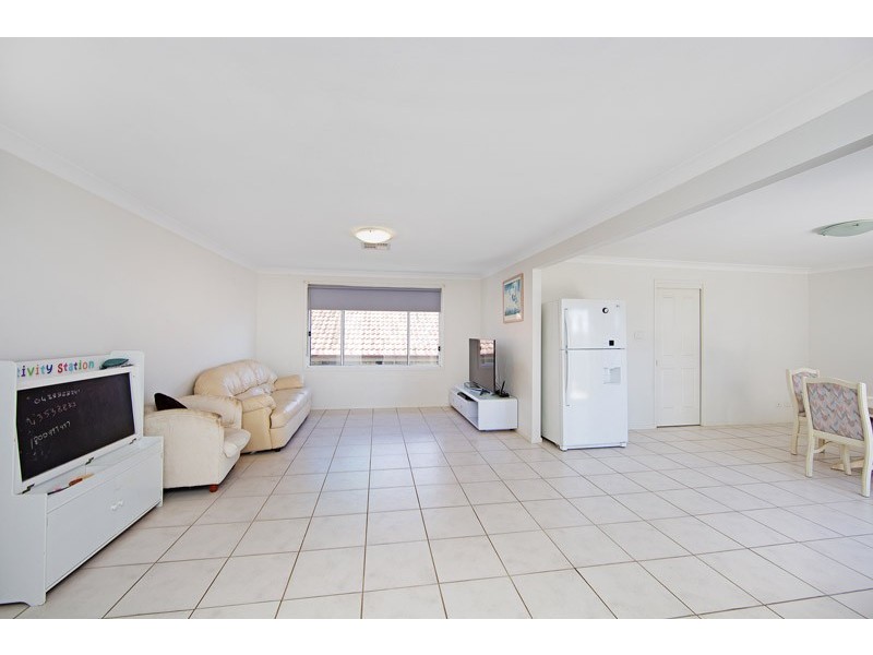 273 Johns Road, Wadalba NSW 2259