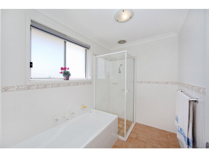 273 Johns Road, Wadalba NSW 2259