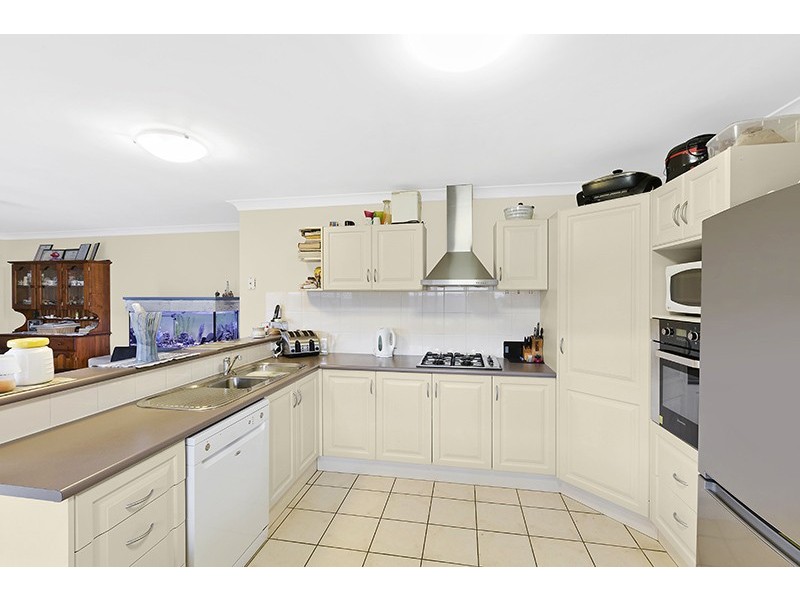 9 Quarterhorse Parade, Wadalba NSW 2259