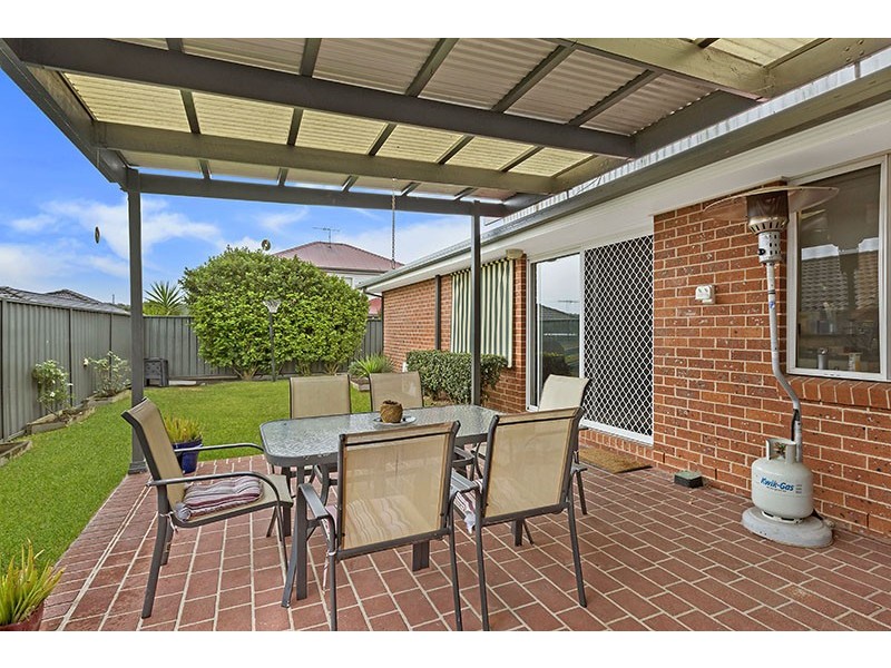 9 Quarterhorse Parade, Wadalba NSW 2259