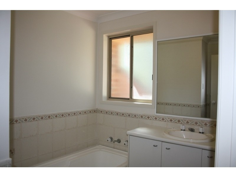 2/53 Tonkiss Street, Tuggerah NSW 2259