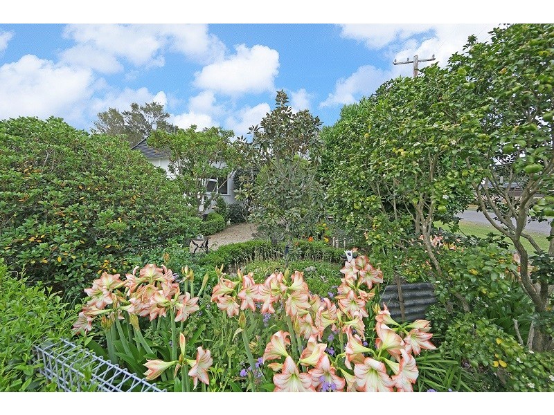 2 Henry Street, Chittaway Point NSW 2261