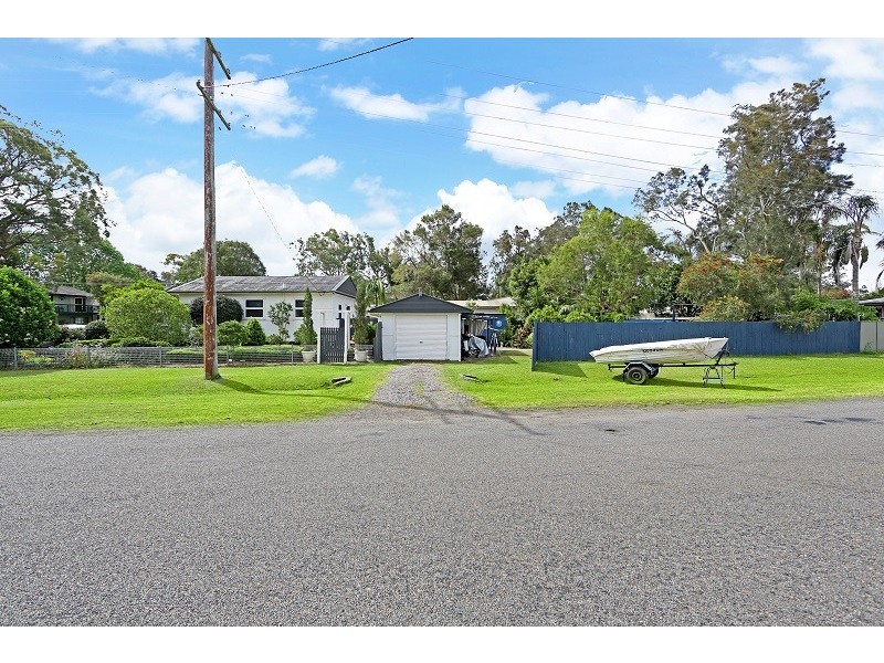 2 Henry Street, Chittaway Point NSW 2261