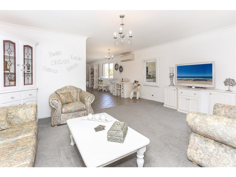 76 Hillcrest Avenue, Tacoma NSW 2259