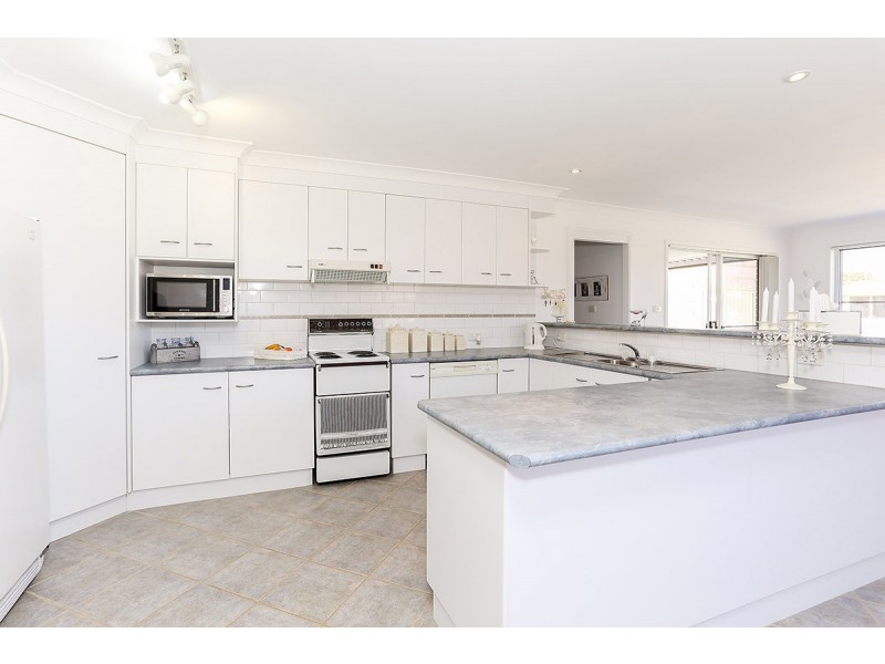 76 Hillcrest Avenue, Tacoma NSW 2259