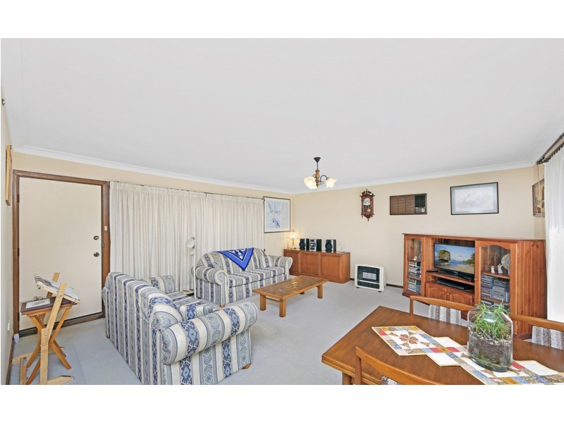 37 Windsor Road, Berkeley Vale NSW 2261