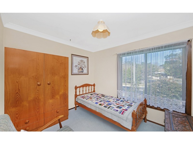 37 Windsor Road, Berkeley Vale NSW 2261