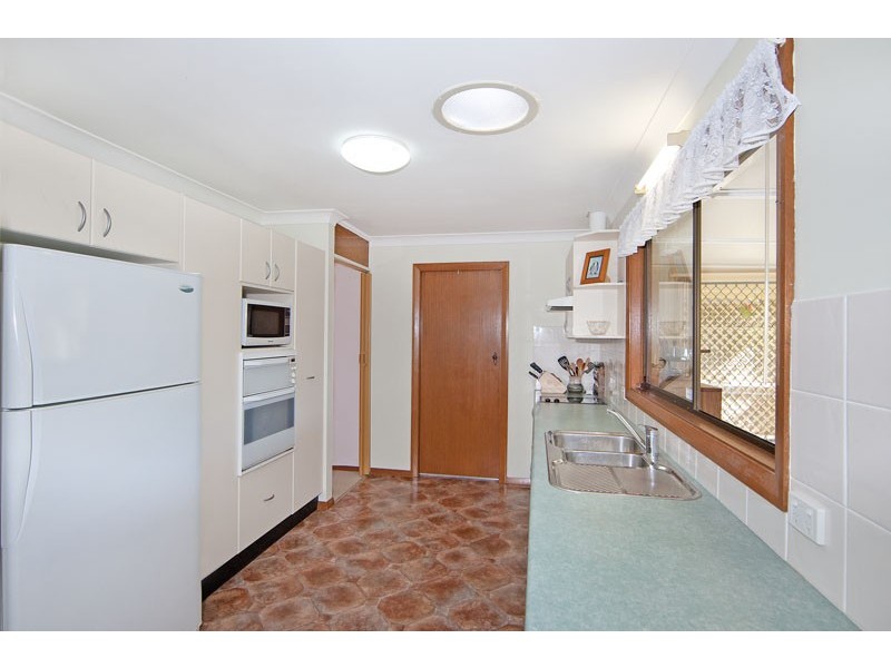 11 Jean Avenue, Berkeley Vale NSW 2261