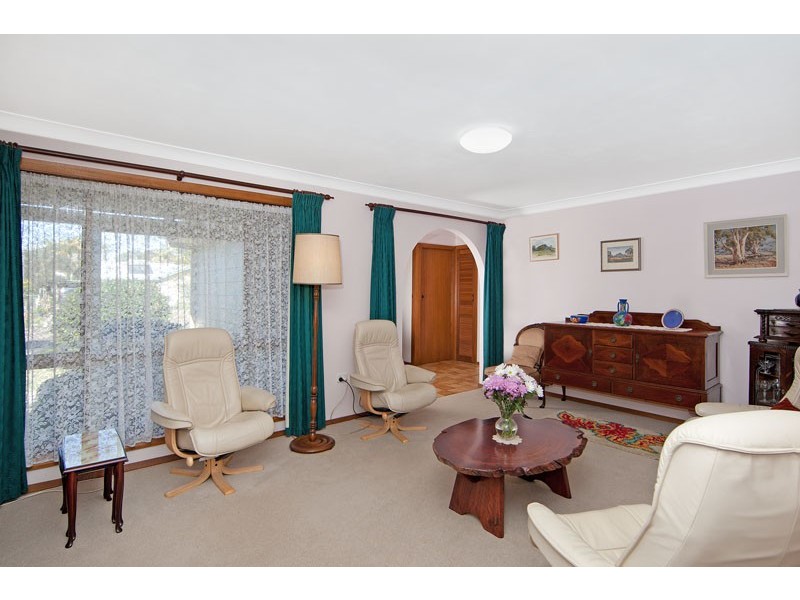 11 Jean Avenue, Berkeley Vale NSW 2261